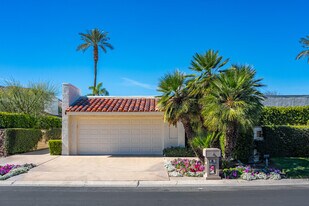 52 Princeton Dr in Rancho Mirage, CA - Building Photo
