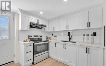 244 Simcoe Rd in Bradford West Gwillimbury, ON - Building Photo - Building Photo