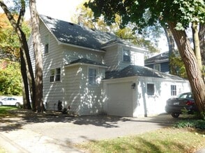 1215 W Lovell St, Unit 1215 W Lovell Street in Kalamazoo, MI - Foto de edificio - Building Photo