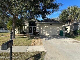 5070 Spinet Dr in Melbourne, FL - Building Photo