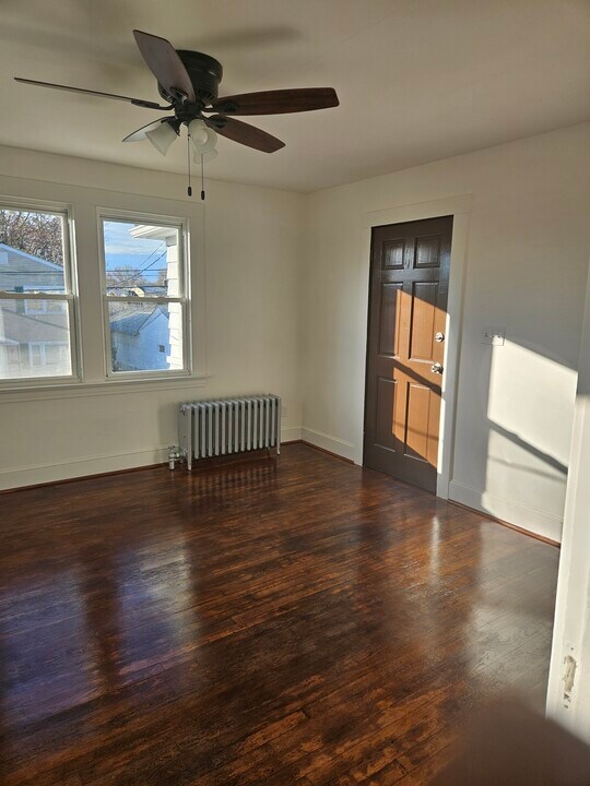 65 Pine St in Hamden, CT - Building Photo