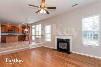 8524 Ridgeline Ln in Charlotte, NC - Foto de edificio - Building Photo