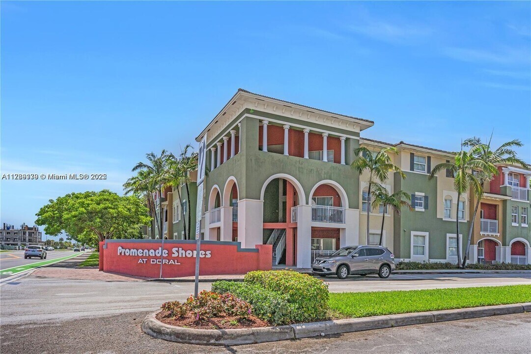 11102 NW 83rd St in Doral, FL - Building Photo