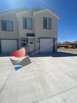 909 Douglas Dr in Alamosa, CO - Building Photo