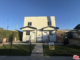 409 E 99th St in Los Angeles, CA - Building Photo