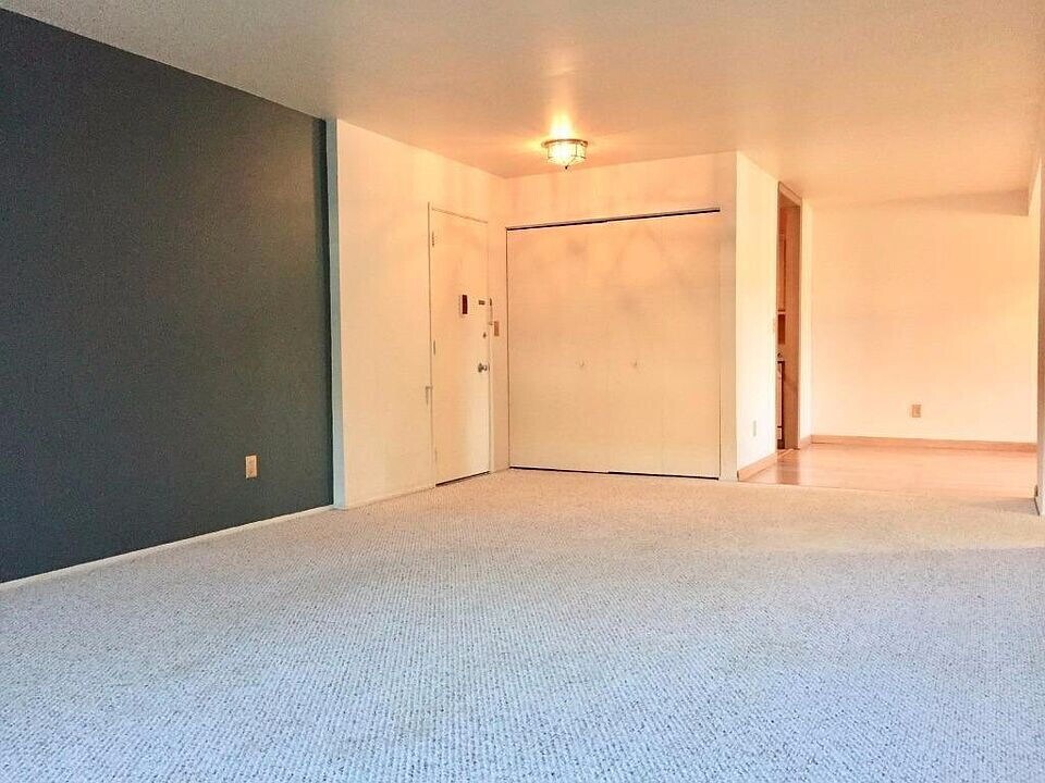 2104 Pauline Blvd in Ann Arbor, MI - Building Photo