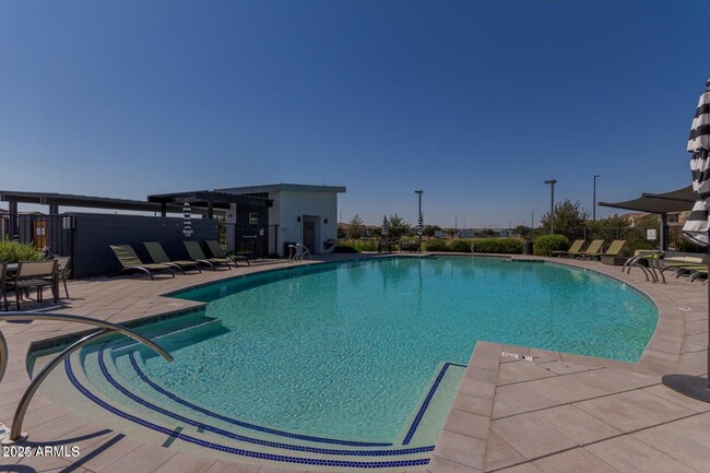property at 2516 E King Bird Dr