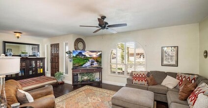 101 W Tierra Buena Ln in Phoenix, AZ - Building Photo - Building Photo