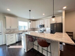 263 N Sydney Ct in Plymouth, MI - Foto de edificio - Building Photo