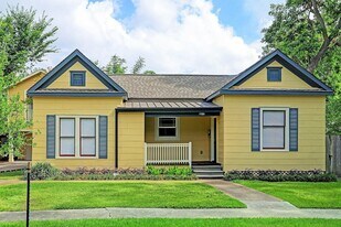 1021 Louise St in Houston, TX - Building Photo