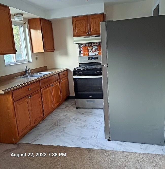 3303 W Run Rd in Munhall, PA - Building Photo - Building Photo