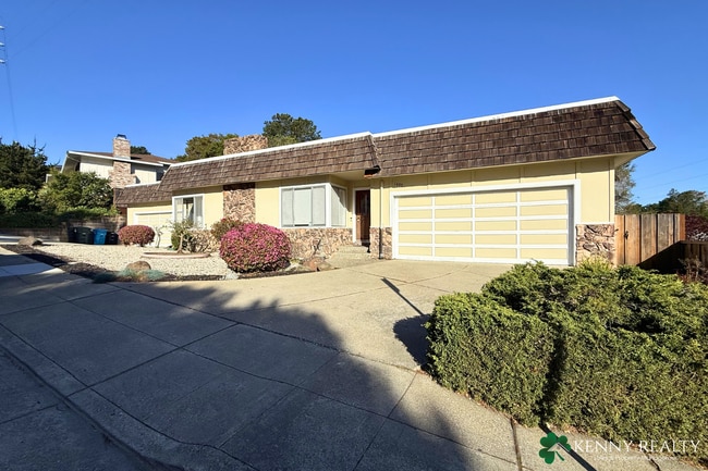 1400 Cedarwood Dr in San Mateo, CA - Building Photo - Building Photo