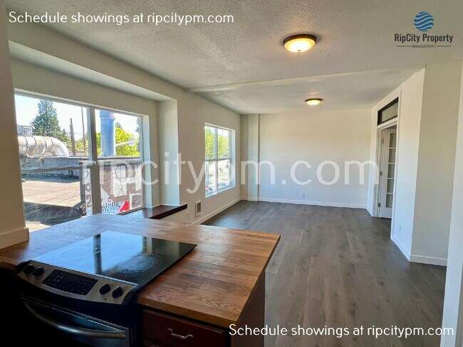 827 N Lombard St-Unit -#4 in Portland, OR - Building Photo - Building Photo