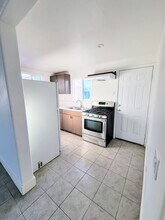 41 W Vince St in Ventura, CA - Foto de edificio - Building Photo