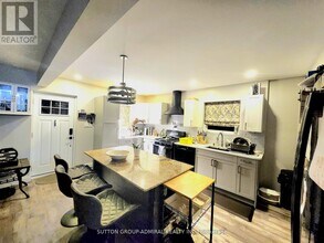 602 Dean Ave in Oshawa, ON - Building Photo - Building Photo