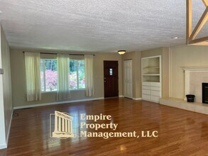 26098 Marina Rd in Veneta, OR - Building Photo - Building Photo