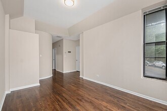 1739 W Beach Ave, Unit apt 1 in Chicago, IL - Foto de edificio - Building Photo