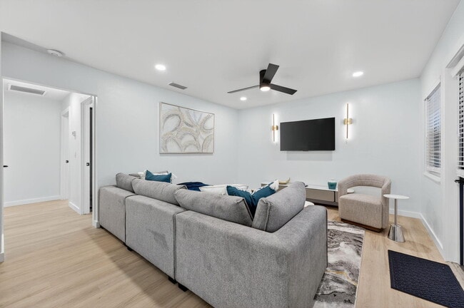 800 Tropic Blvd in Delray Beach, FL - Building Photo - Building Photo