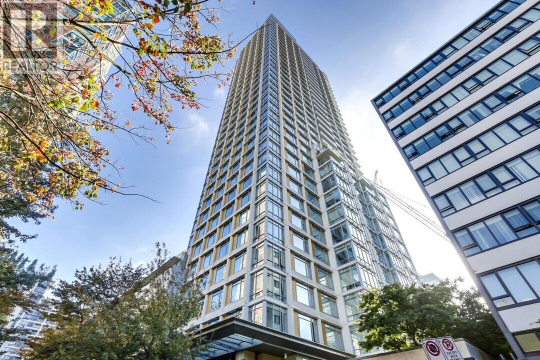 1028 Barclay St in Vancouver, BC - Building Photo