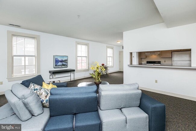 property at 828 S Charles St