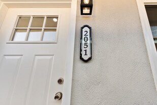 2051 E Harding St, Unit 2051 E Harding St in Long Beach, CA - Building Photo