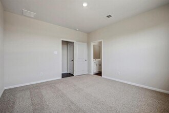 10383 Red Cardinal Dr in Cleveland, TX - Building Photo - Building Photo