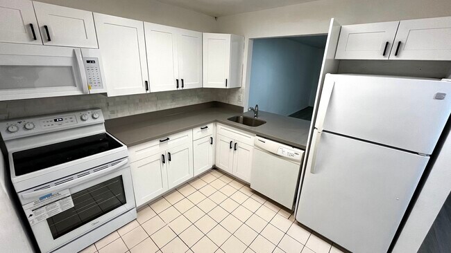 7800 Camino Real, Unit H410 in Miami, FL - Foto de edificio - Building Photo