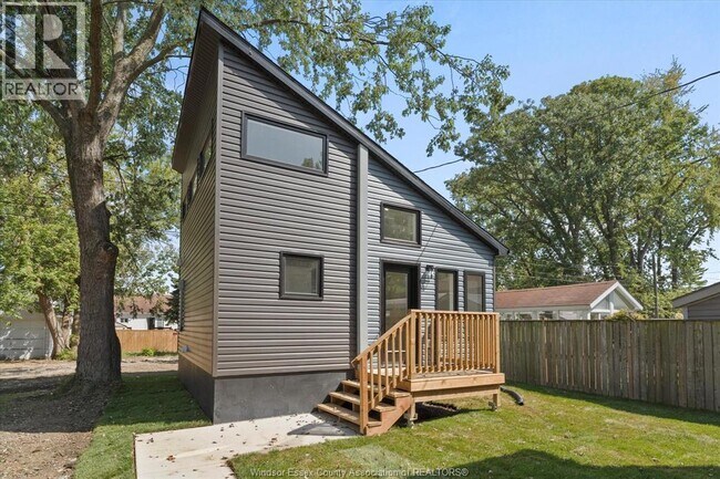 1310 Westcott Rd in Windsor, ON - Building Photo - Building Photo