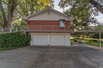 18 Dorchester Dr in Belleville, IL - Building Photo - Building Photo