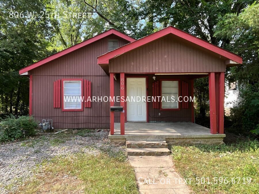 806 W 25th St in North Little Rock, AR - Building Photo