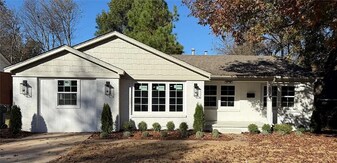 1123 W Brooks St in Norman, OK - Building Photo