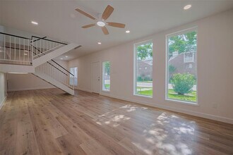 1115 Augusta Dr in Houston, TX - Building Photo - Building Photo