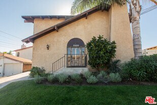 2320 Clark Ln in Redondo Beach, CA - Building Photo