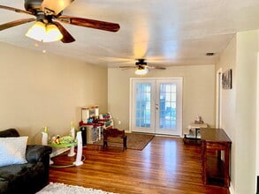 4206 45th St in Lubbock, TX - Foto de edificio - Building Photo