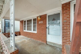 203 Sullivan Dr in San Antonio, TX - Building Photo - Building Photo