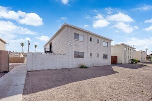 2908 E Poplar Ave in Las Vegas, NV - Building Photo