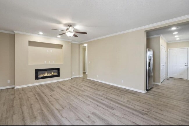 property at 2000 Huff Pl