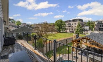 8175 Main St in Woodstock, GA - Building Photo - Building Photo