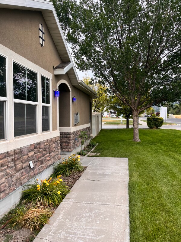 1110 Sutton Dr in North Salt Lake, UT - Building Photo - Building Photo