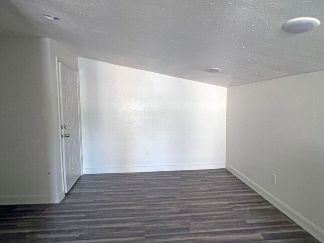 201 Eastwood St in Houston, TX - Building Photo - Building Photo