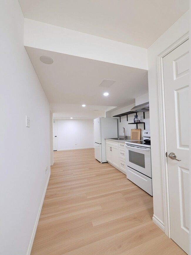 property at 608 Sweetbay Cres
