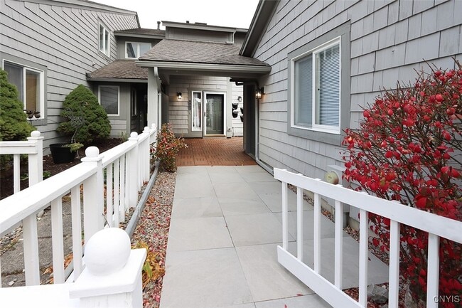442 Summerhaven Dr N in East Syracuse, NY - Building Photo - Building Photo