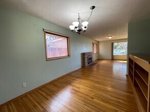5630 N Greenwood Blvd in Spokane, WA - Building Photo - Building Photo