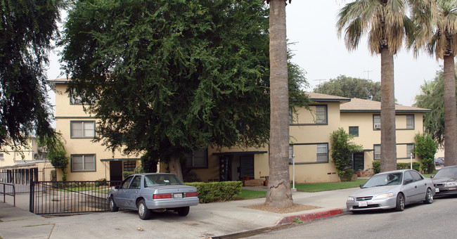 The Riverside Town House in Riverside, CA - Foto de edificio - Building Photo