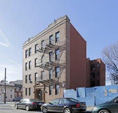 Midwood Gem in Jamaica, NY - Foto de edificio - Building Photo