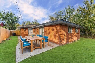 3034 Akard St in Houston, TX - Building Photo - Building Photo