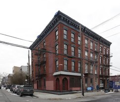 62 Green St in Brooklyn, NY - Building Photo