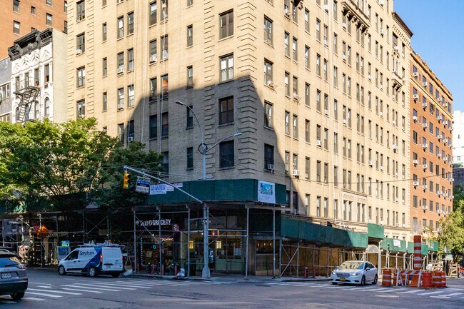 525 Third Ave in New York, NY - Building Photo - Building Photo