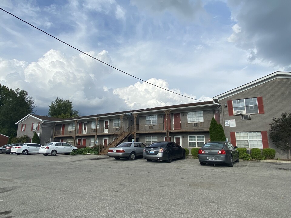 Colonial House Apartments in Louisville, KY - Building Photo