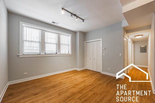 4628 N Leavitt St, Unit GDN